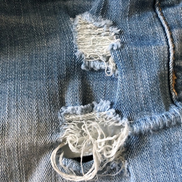 Distressed shorts - Picture 4 of 5